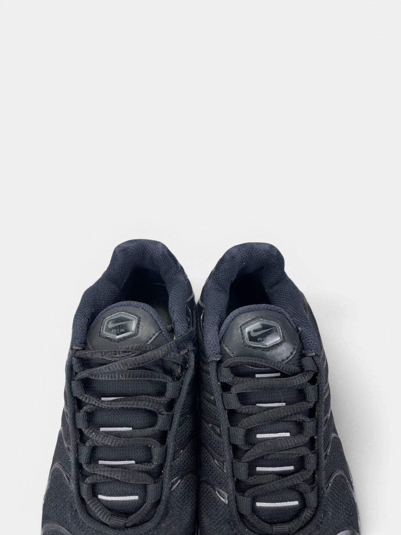 Nike Air Max Plus (TN) Triple Black — buty sportowe damskie w bardzo dobrym stanie rozmiar 36, zapiętki butów