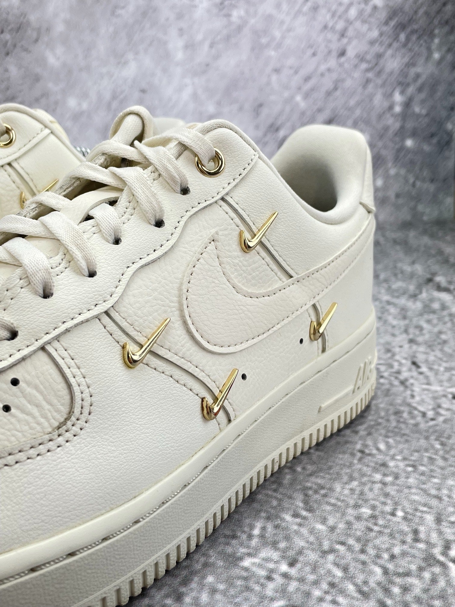 Nike Air Force 1 Low (39) - sneakilystore