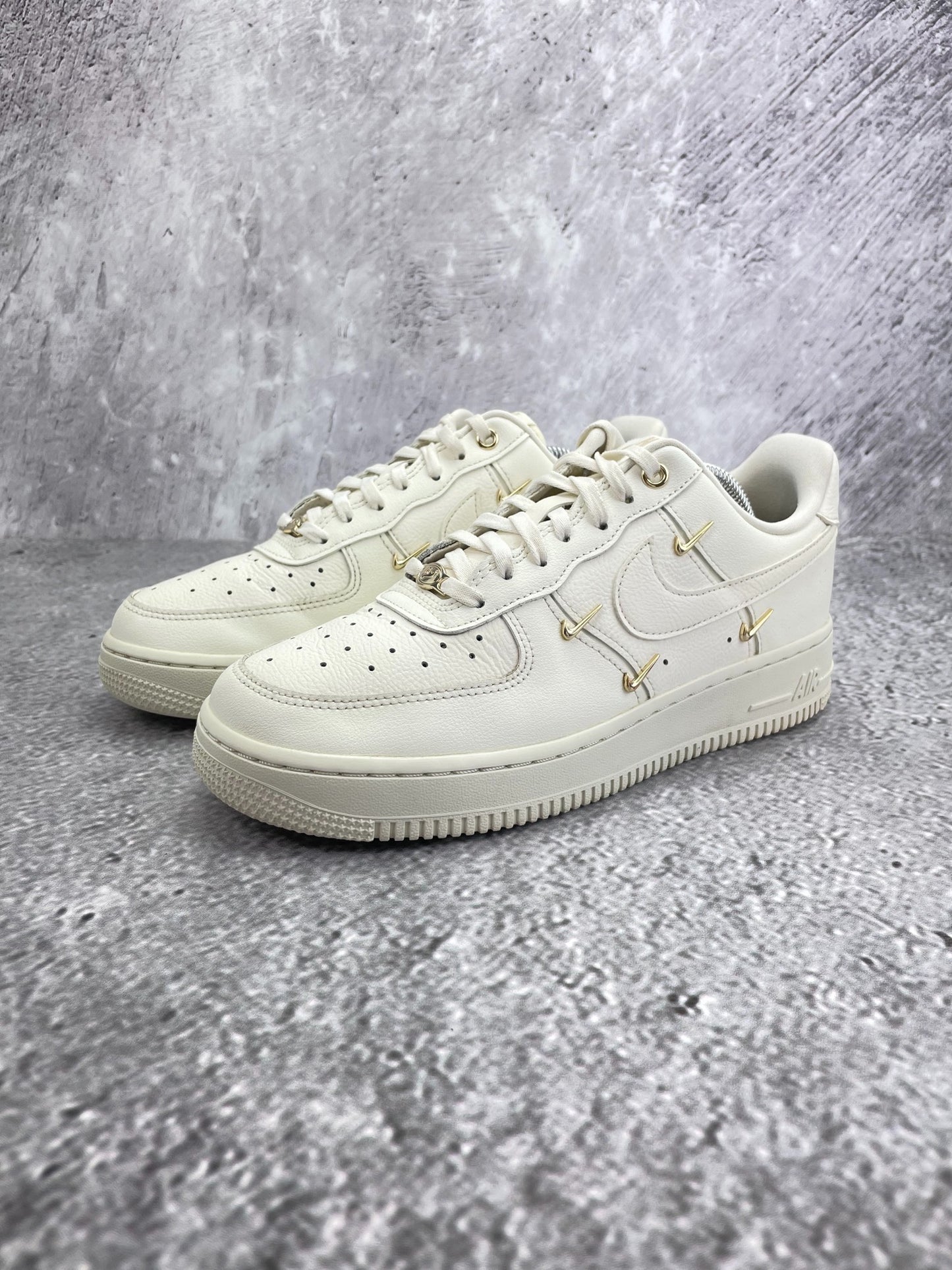 Nike Air Force 1 Low (39) - sneakilystore