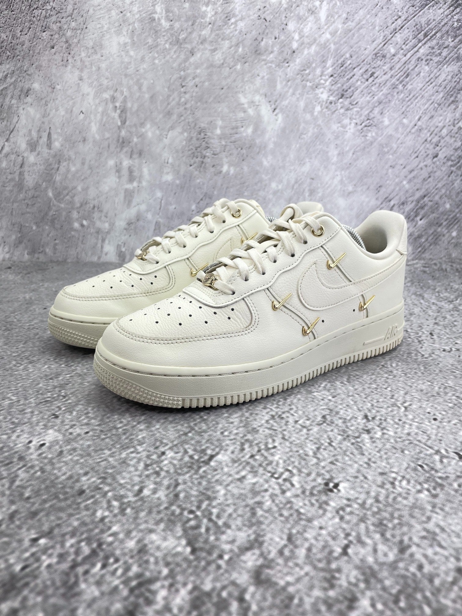 Nike Air Force 1 Low (39) - sneakilystore