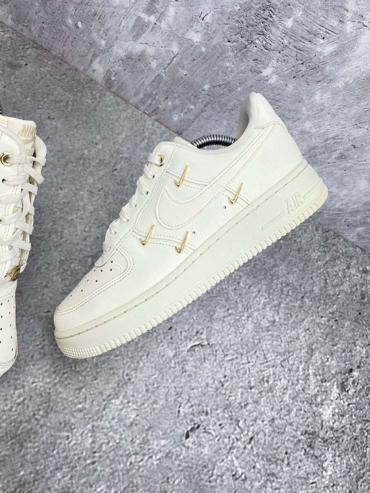 Nike Air Force 1 Low (39) - sneakilystore