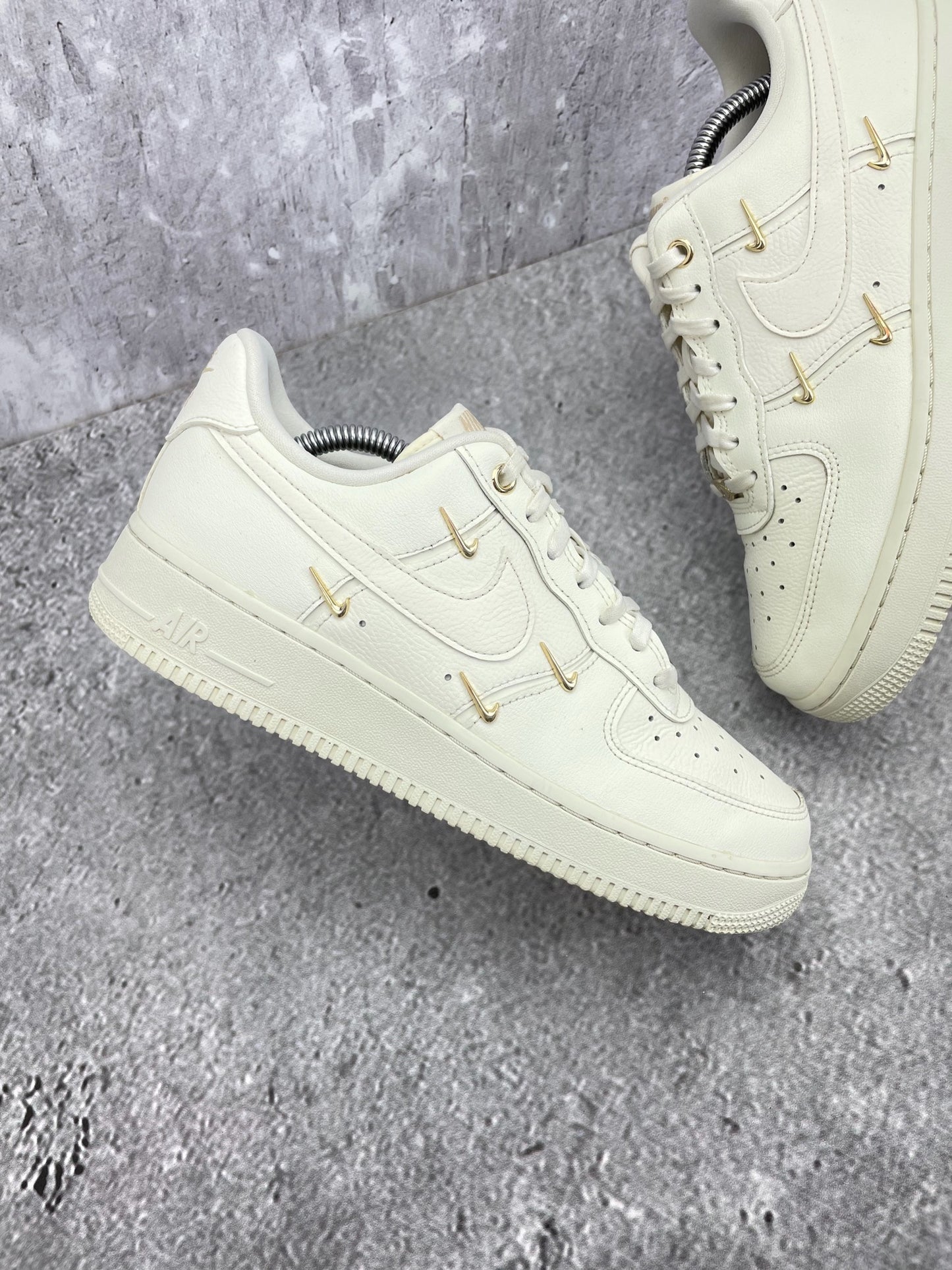 Nike Air Force 1 Low (39) - sneakilystore