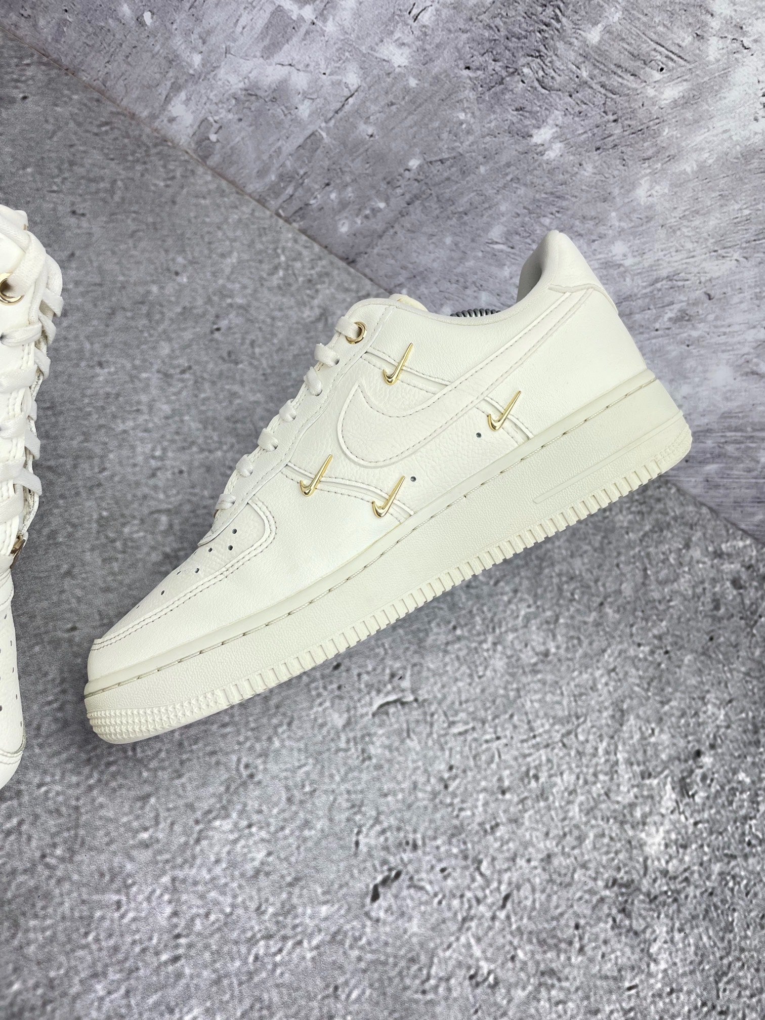 Nike Air Force 1 Low (39) - sneakilystore