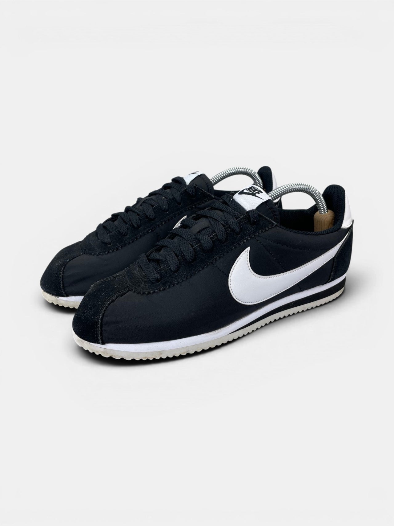 Nike Classic Cortez Nylon — buty sportowe męskie w bardzo dobrym stanie rozmiar 42.5, widok z boku