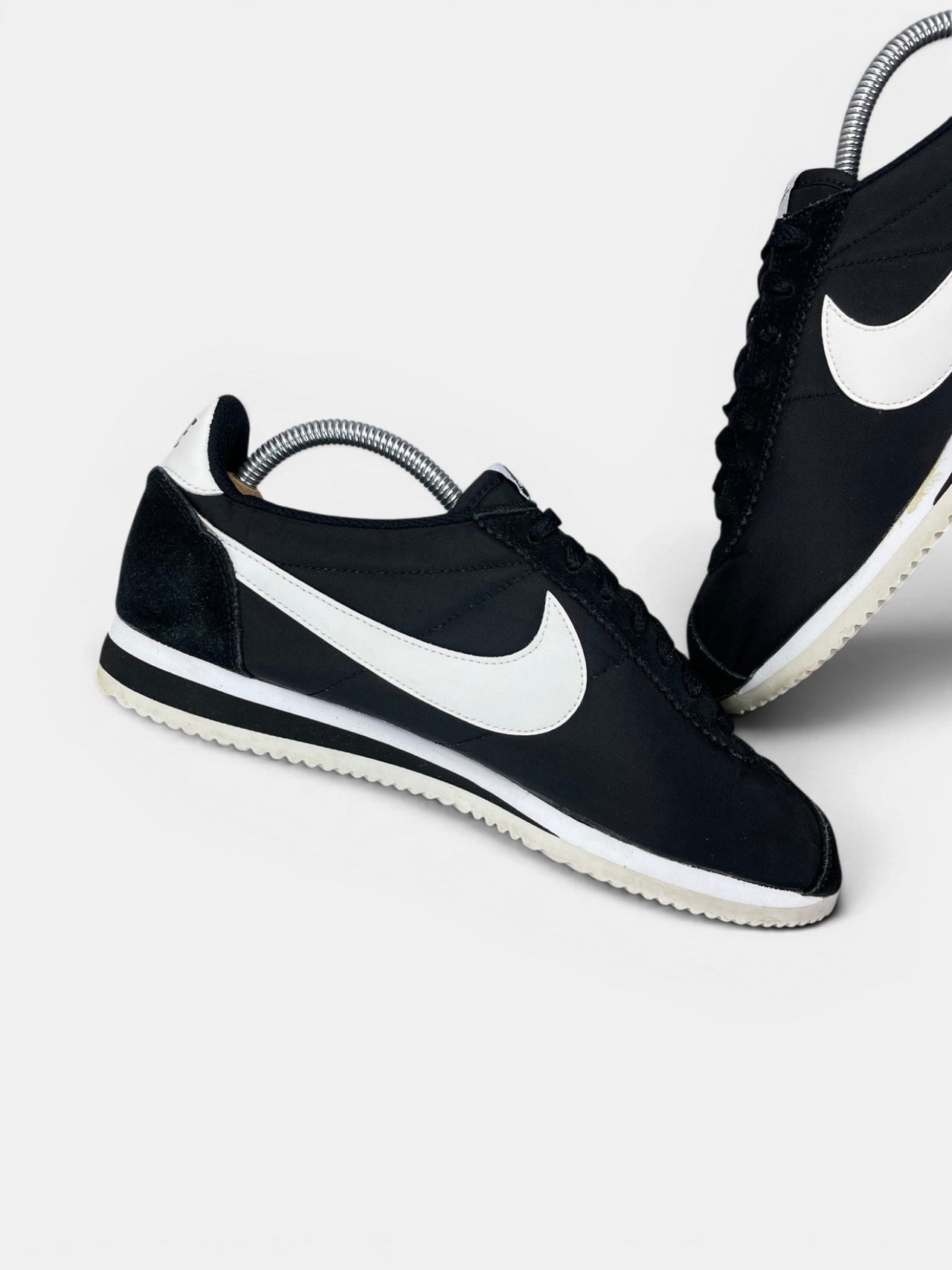 Nike Classic Cortez Nylon — buty sportowe męskie w bardzo dobrym stanie rozmiar 42.5, wewnętrzny panel lewego buta