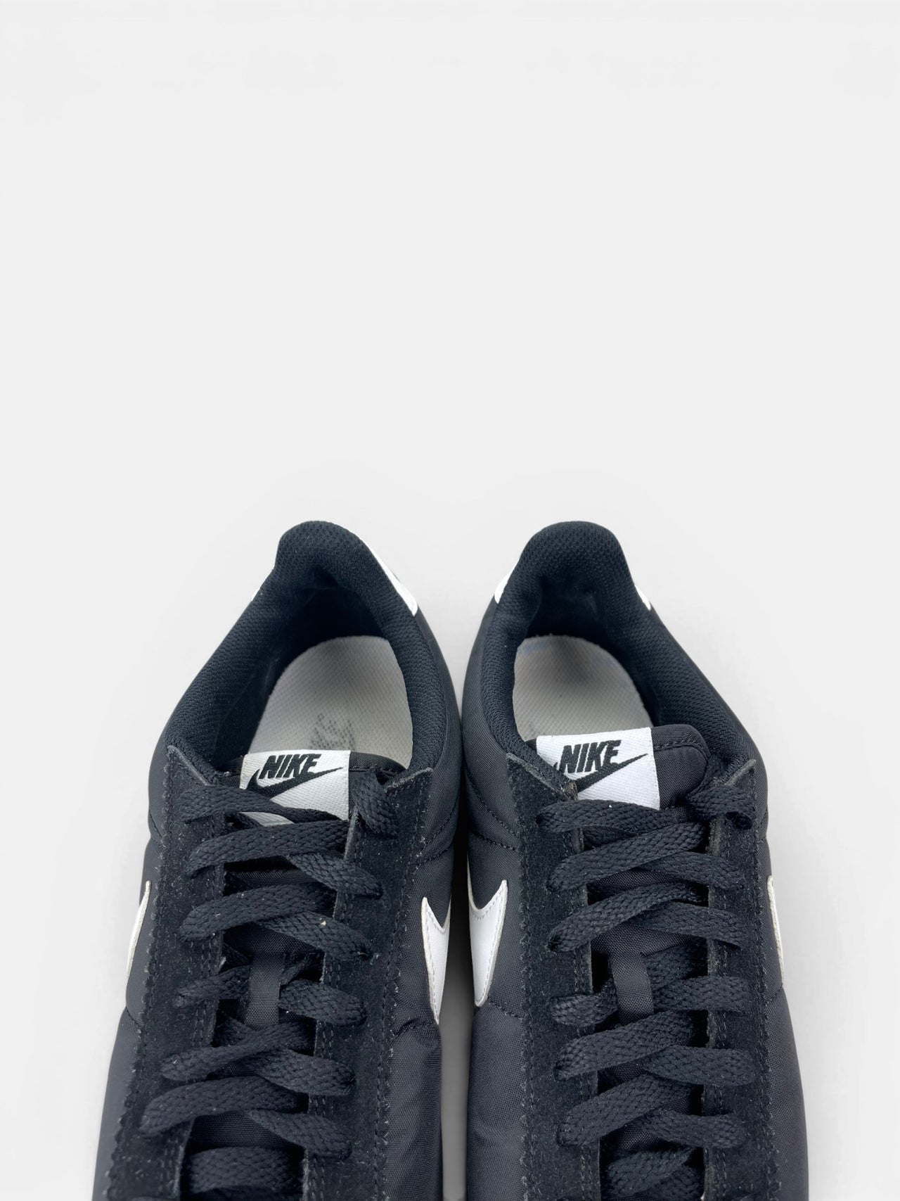 Nike Classic Cortez Nylon — buty sportowe męskie w bardzo dobrym stanie rozmiar 42.5, zapiętki butów