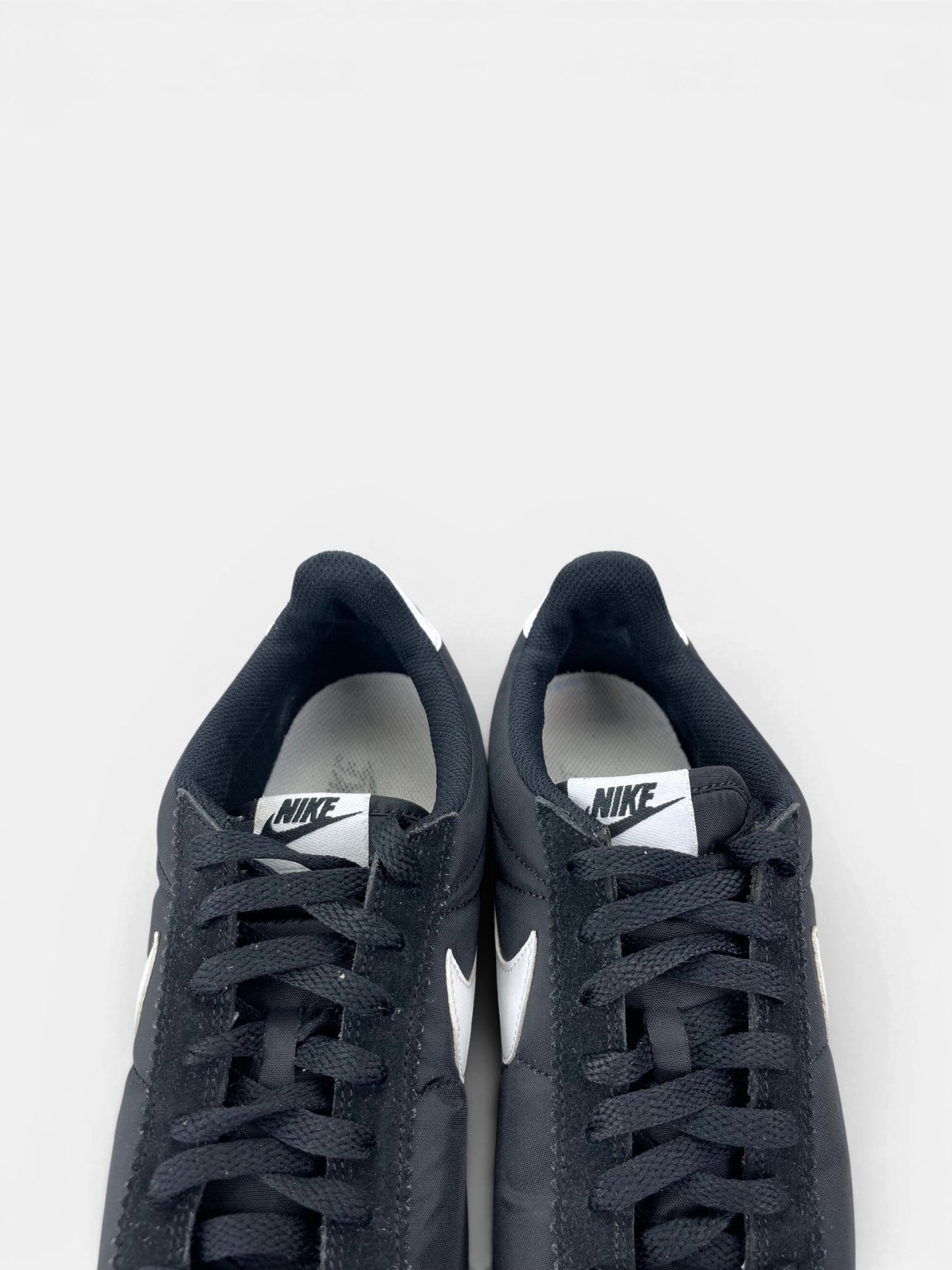 Nike Classic Cortez Nylon — buty sportowe męskie w bardzo dobrym stanie rozmiar 42.5, zapiętki butów
