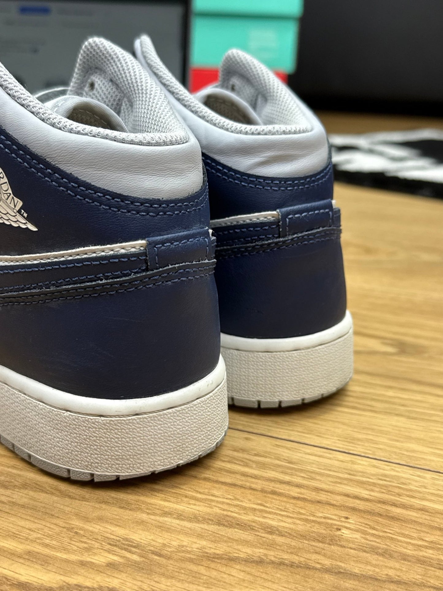 Nike Air Jordan 1 Mid (39)