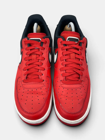 Nike Air Force 1 Low — buty sportowe męskie w bardzo dobrym stanie rozmiar 42, widok z góry