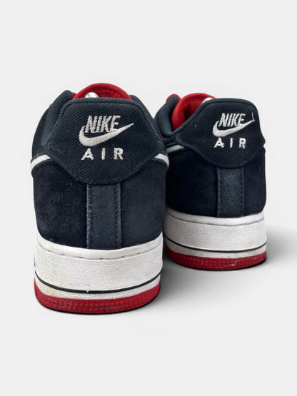 Nike Air Force 1 Low — buty sportowe męskie w bardzo dobrym stanie rozmiar 42, widok z tyłu