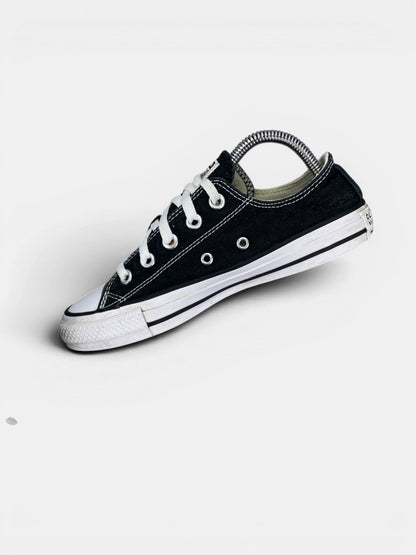 Converse Chuck Taylor All Star Black — buty sportowe damskie w bardzo dobrym stanie rozmiar 36.5, wewnętrzny panel prawego buta