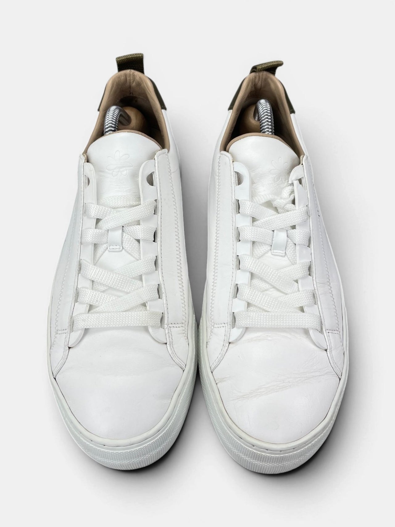 Hyina Sneakers — buty sportowe damskie w bardzo dobrym stanie rozmiar 38, widok z góry