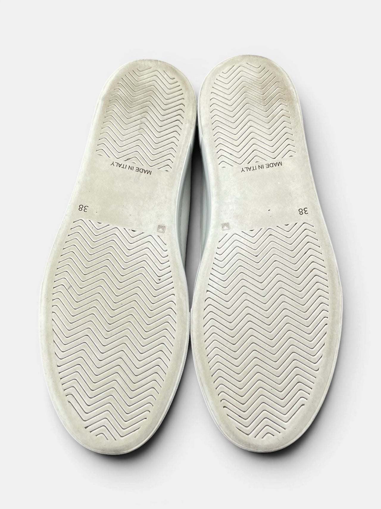 Hyina Sneakers — buty sportowe damskie w bardzo dobrym stanie rozmiar 38, podeszwa