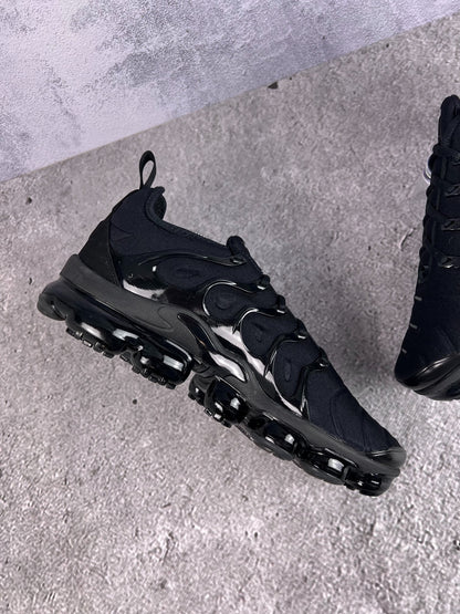 Nike Air Vapormax Plus (44.5) - sneakilystore