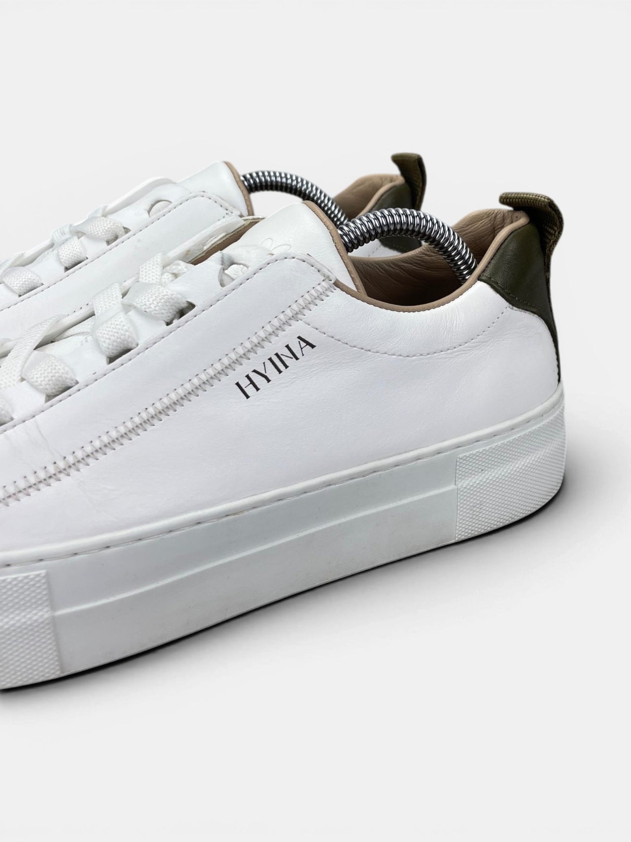 Hyina Sneakers — buty sportowe damskie w bardzo dobrym stanie rozmiar 38, opcjonalne zdjęcie 1