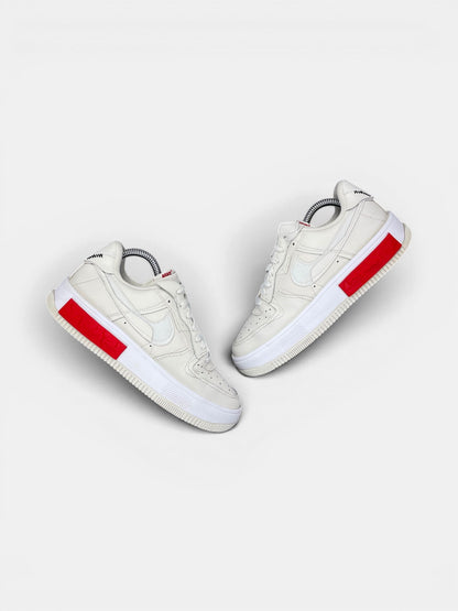 Nike Air Force 1 Low Fontanka Fontanka — buty sportowe damskie w bardzo dobrym stanie rozmiar 38, widok z góry na zewnętrzną stronę butów