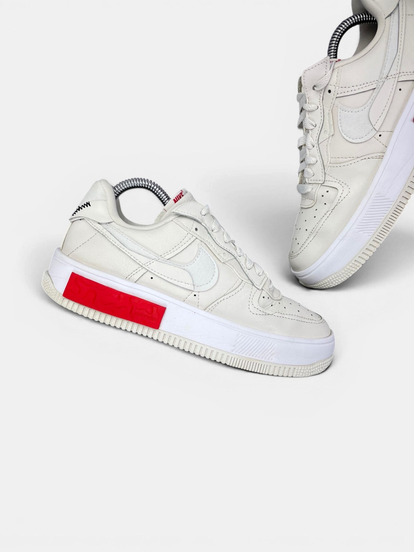 Nike Air Force 1 Low Fontanka Fontanka — buty sportowe damskie w bardzo dobrym stanie rozmiar 38, zewnętrzny panel lewego buta