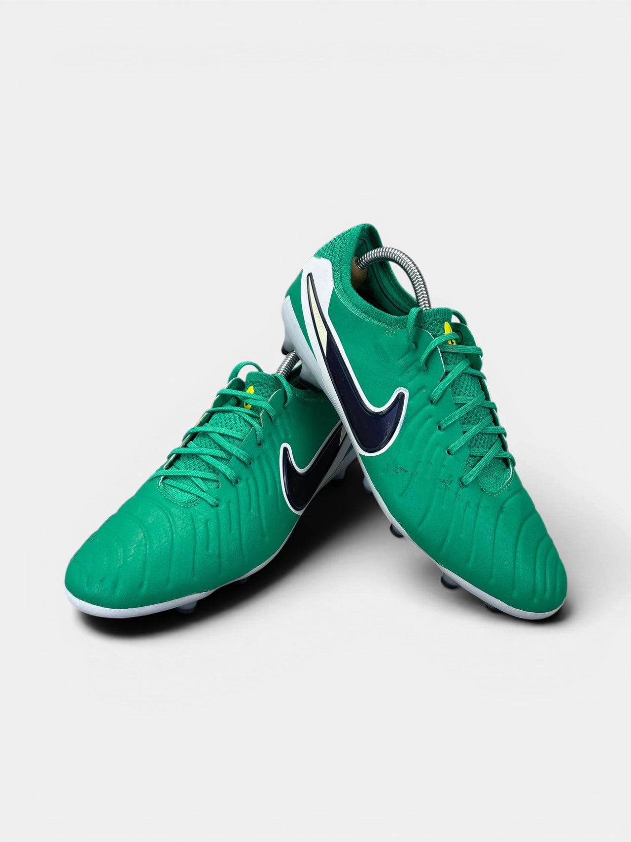 Nike TIEMPO LEGEND 10 ELITE LV8 Stadium Green — buty sportowe męskie w bardzo dobrym stanie rozmiar 44, boczny profil