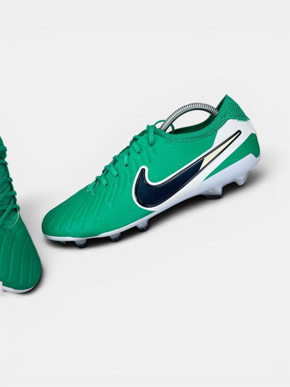 Nike TIEMPO LEGEND 10 ELITE LV8 Stadium Green — buty sportowe męskie w bardzo dobrym stanie rozmiar 44, widok z góry na wewnętrzną stronę butów