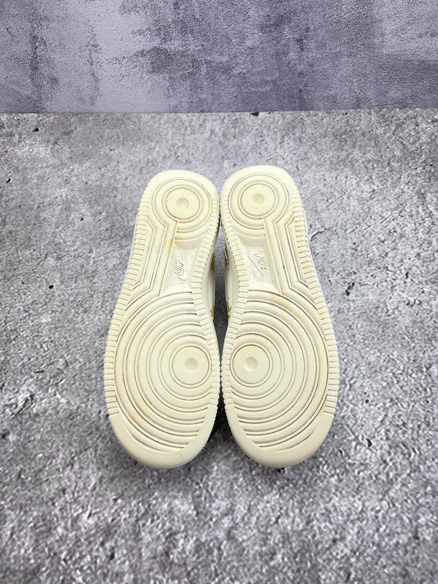 Nike Air Force 1 Low (38) - sneakilystore