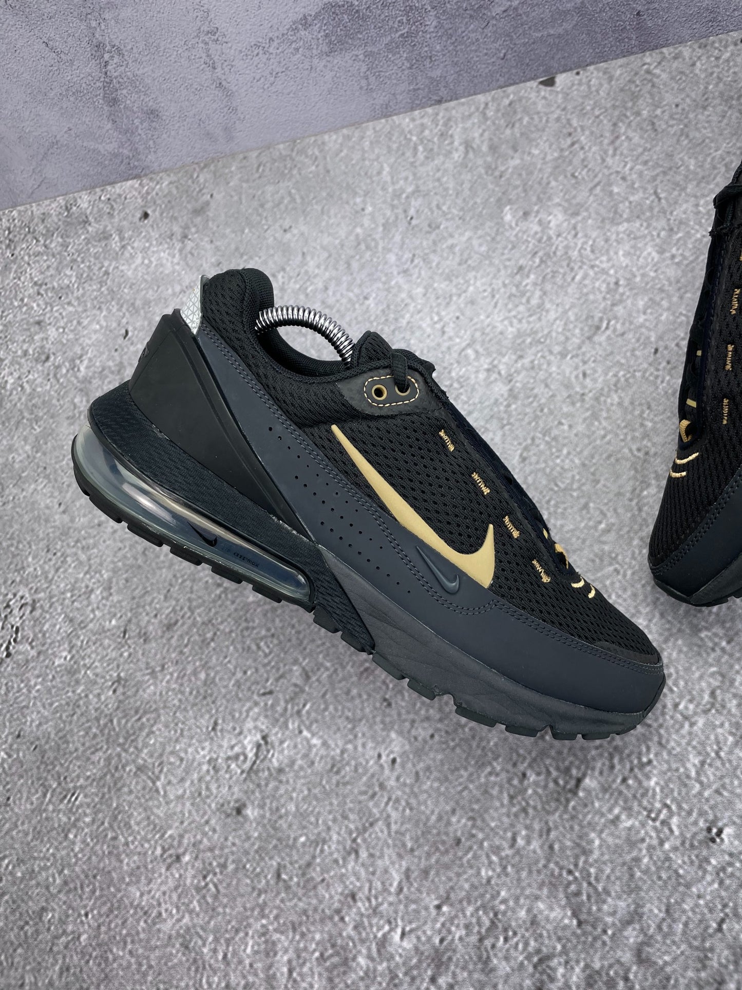 Nike Air Max Pulse (42.5) - sneakilystore