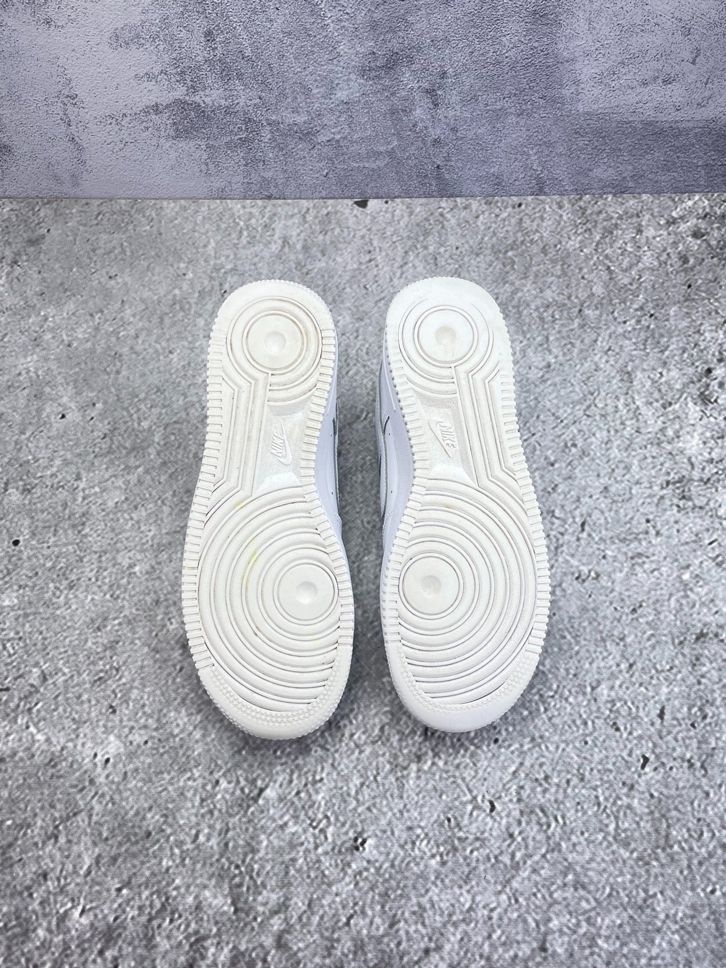 Nike Air Force 1 Low (39) - sneakilystore