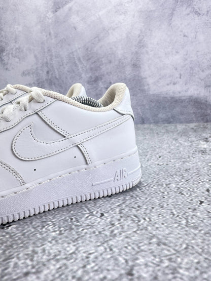 Nike Air Force 1 Low (38.5) - sneakilystore