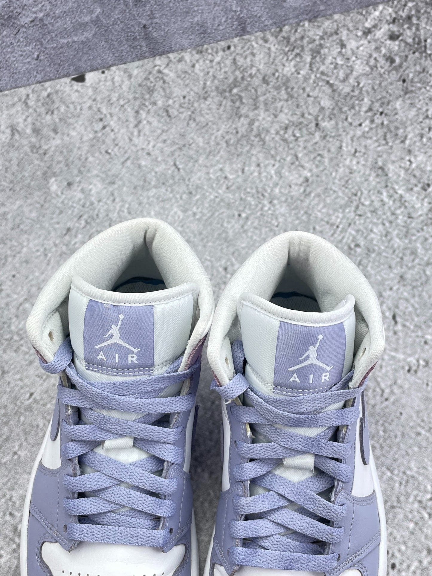 Nike Air Jordan 1 Mid (37.5) - sneakilystore