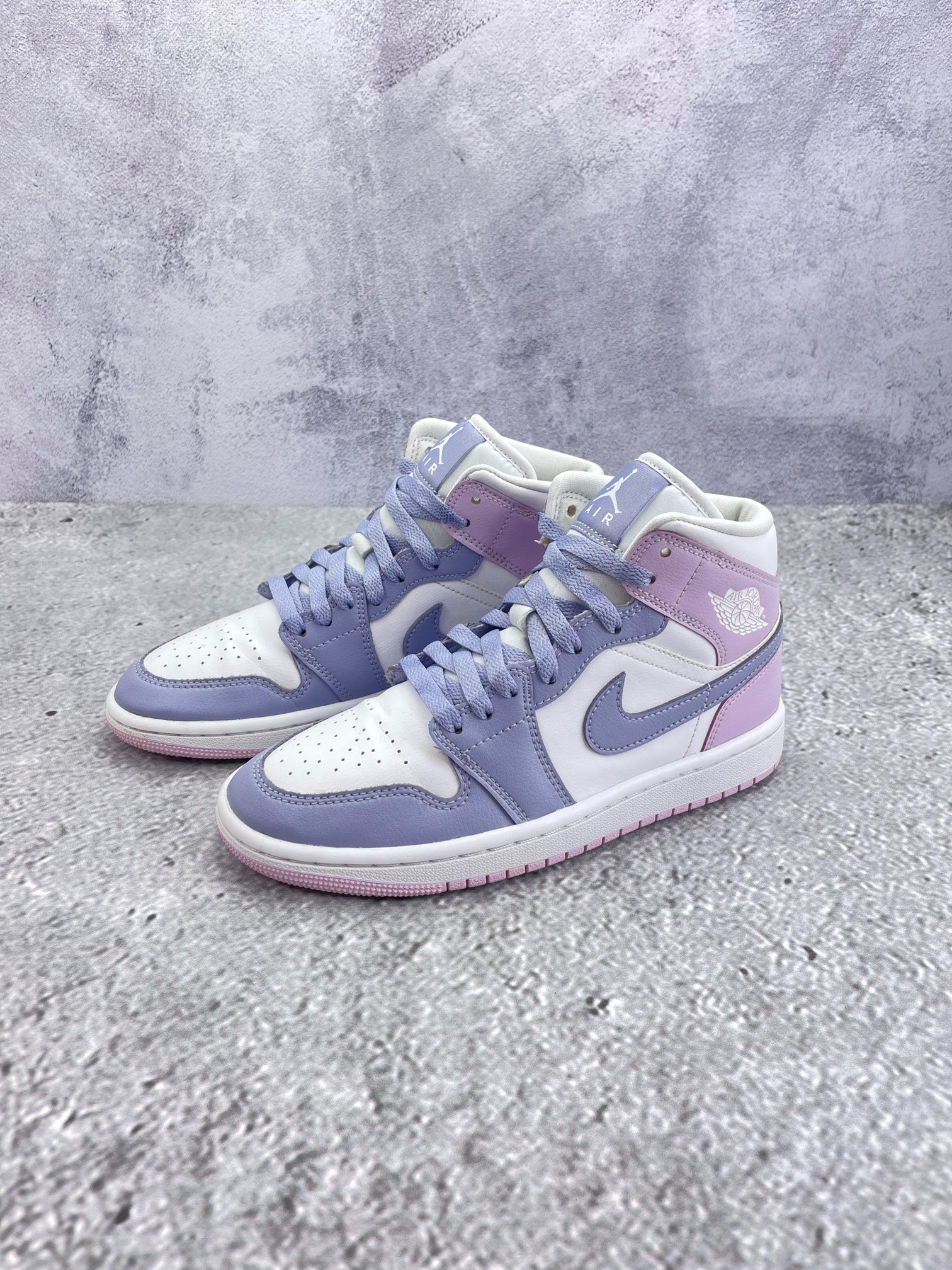Nike Air Jordan 1 Mid (37.5) - sneakilystore