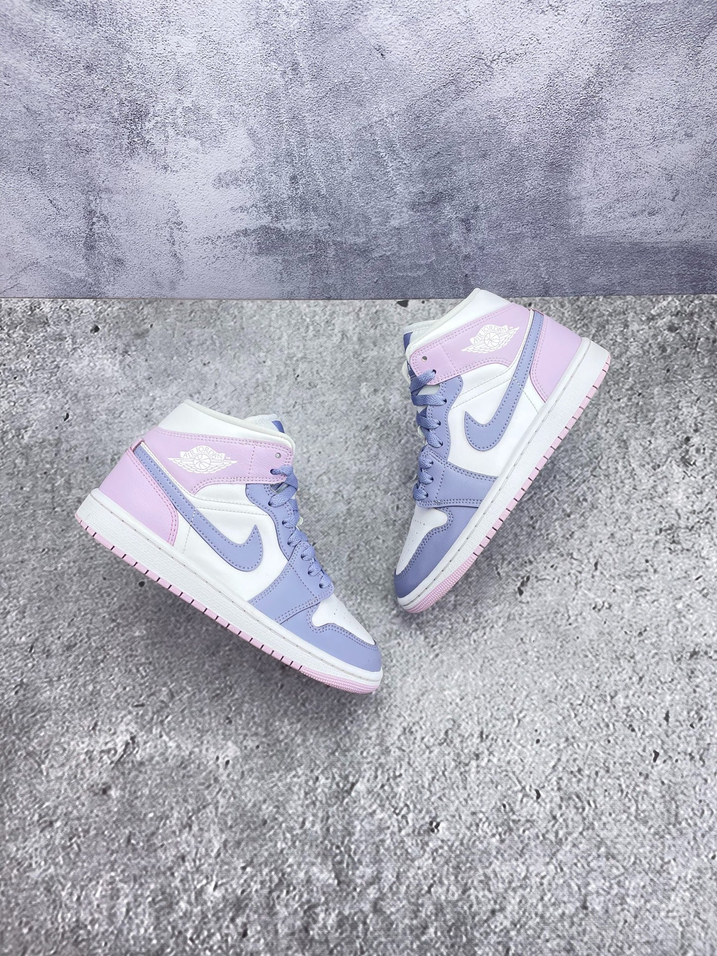 Nike Air Jordan 1 Mid (37.5) - sneakilystore
