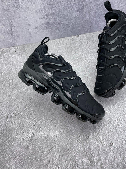 Nike Air Vapormax Plus (42) - sneakilystore
