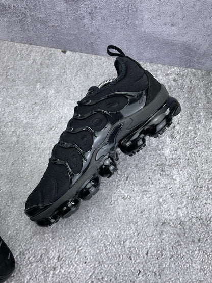 Nike Air Vapormax Plus (42) - sneakilystore