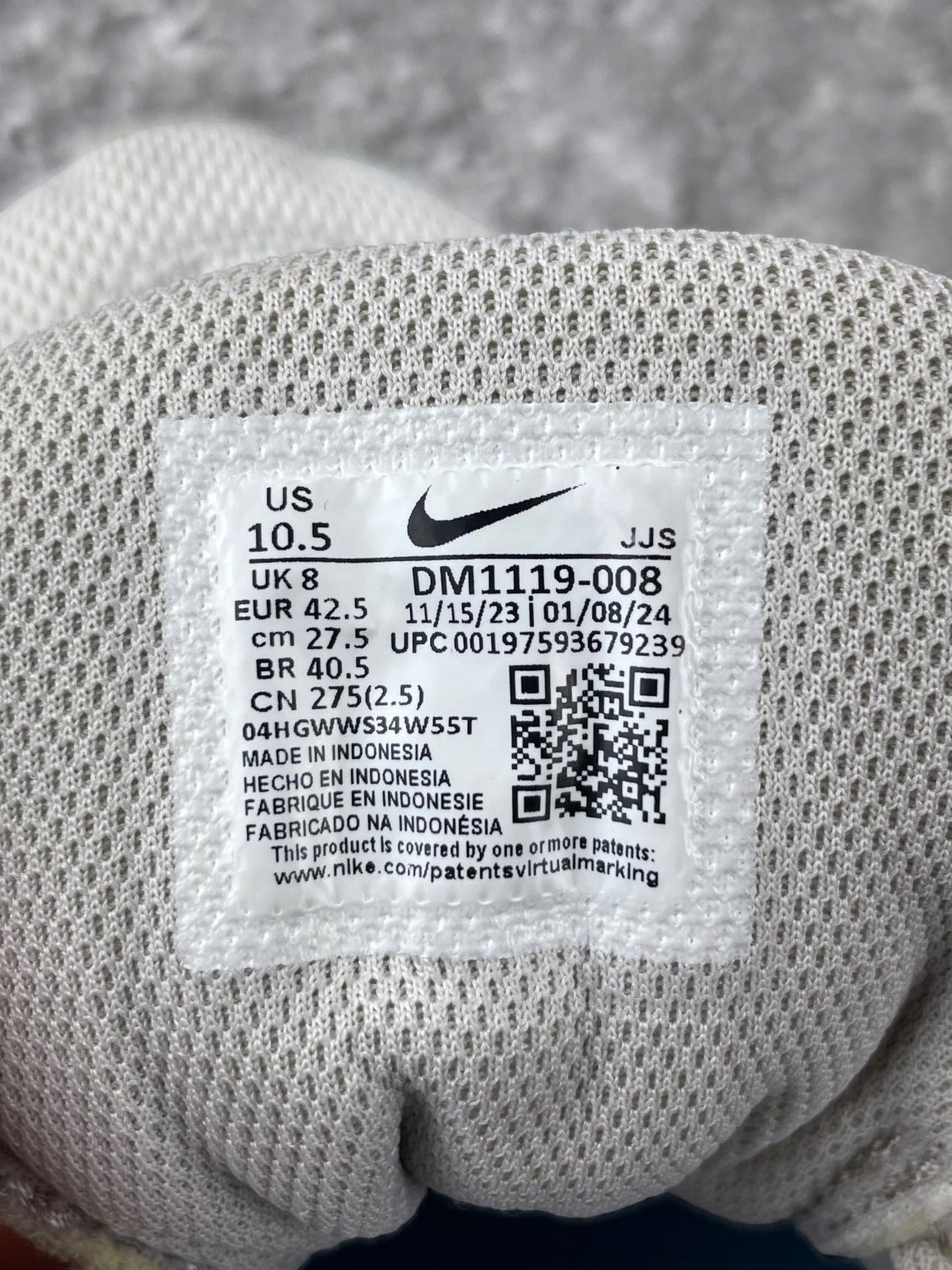 Nike Legend Essential 3 — buty sportowe damskie w bardzo dobrym stanie rozmiar 42.5, opcjonalne zdjęcie 2