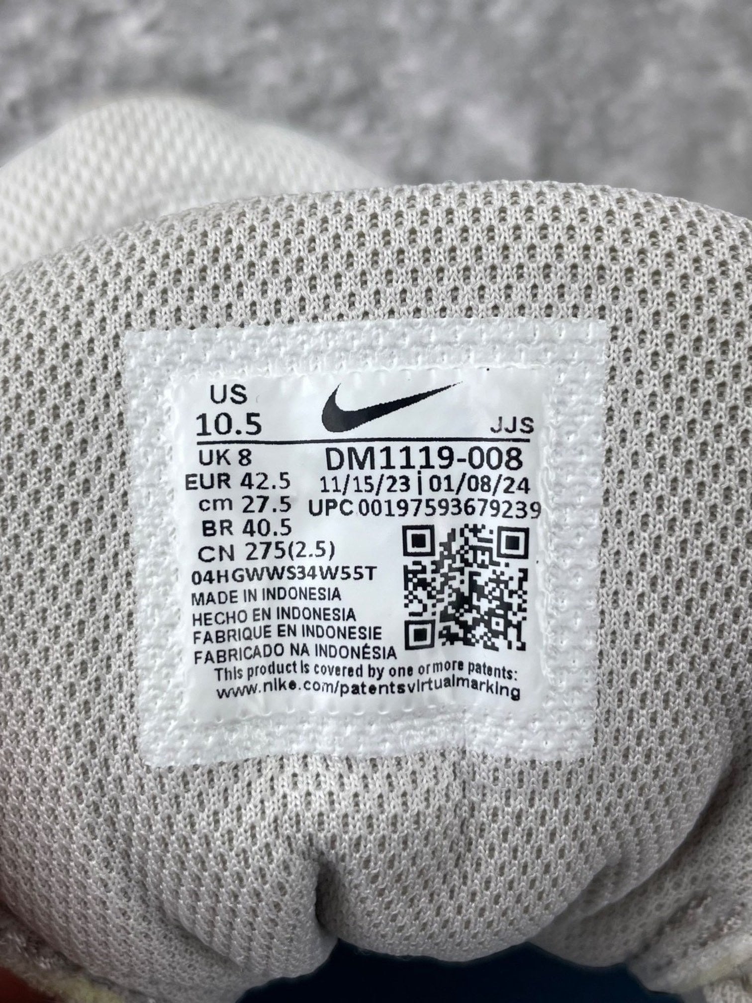 Nike Legend Essential 3 — buty sportowe damskie w bardzo dobrym stanie rozmiar 42.5, opcjonalne zdjęcie 2