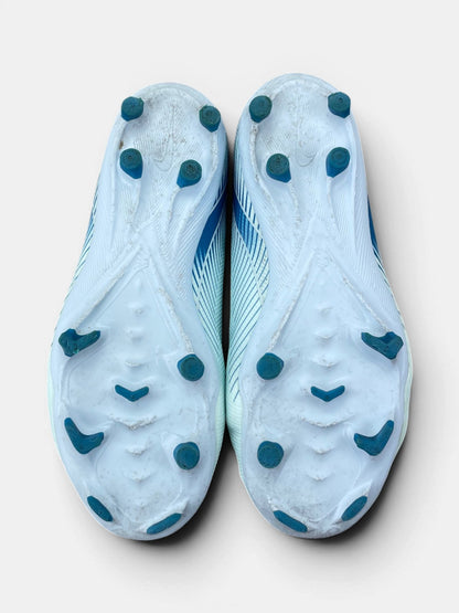Nike Air Zoom Mercurial Vapor 16 — buty sportowe dziecięce w bardzo dobrym stanie rozmiar 34, widok z góry na wewnętrzną stronę butów