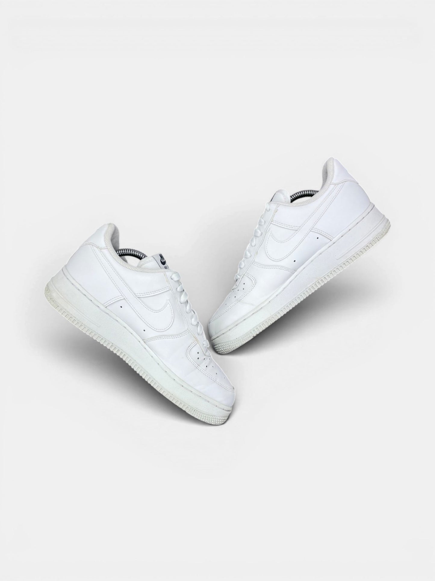 Nike Air Force 1 '07 Next Nature — buty sportowe damskie w bardzo dobrym stanie rozmiar 38.5, zewnętrzny panel prawego buta