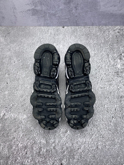 Nike Air VaporMax Plus Overbranding — buty sportowe męskie w bardzo dobrym stanie rozmiar 42.5, metka