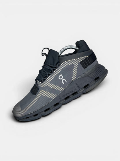 On Cloudnova Void Eclipse Undyed White — buty sportowe męskie w bardzo dobrym stanie rozmiar 41, widok z góry na wewnętrzną stronę butów