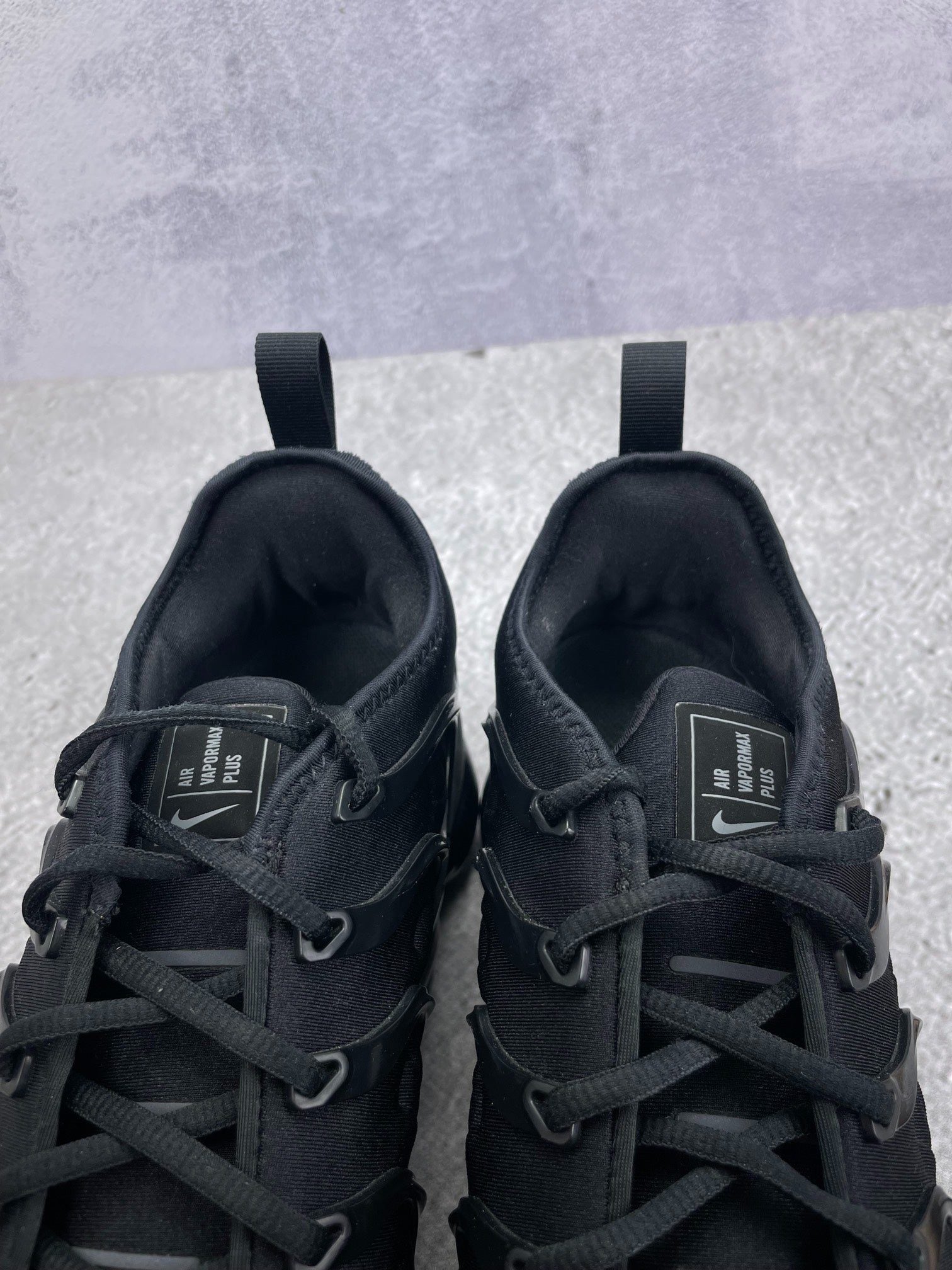 Nike Air VaporMax Plus Triple Black — buty sportowe męskie w bardzo dobrym stanie rozmiar 45.5, opcjonalne zdjęcie 1