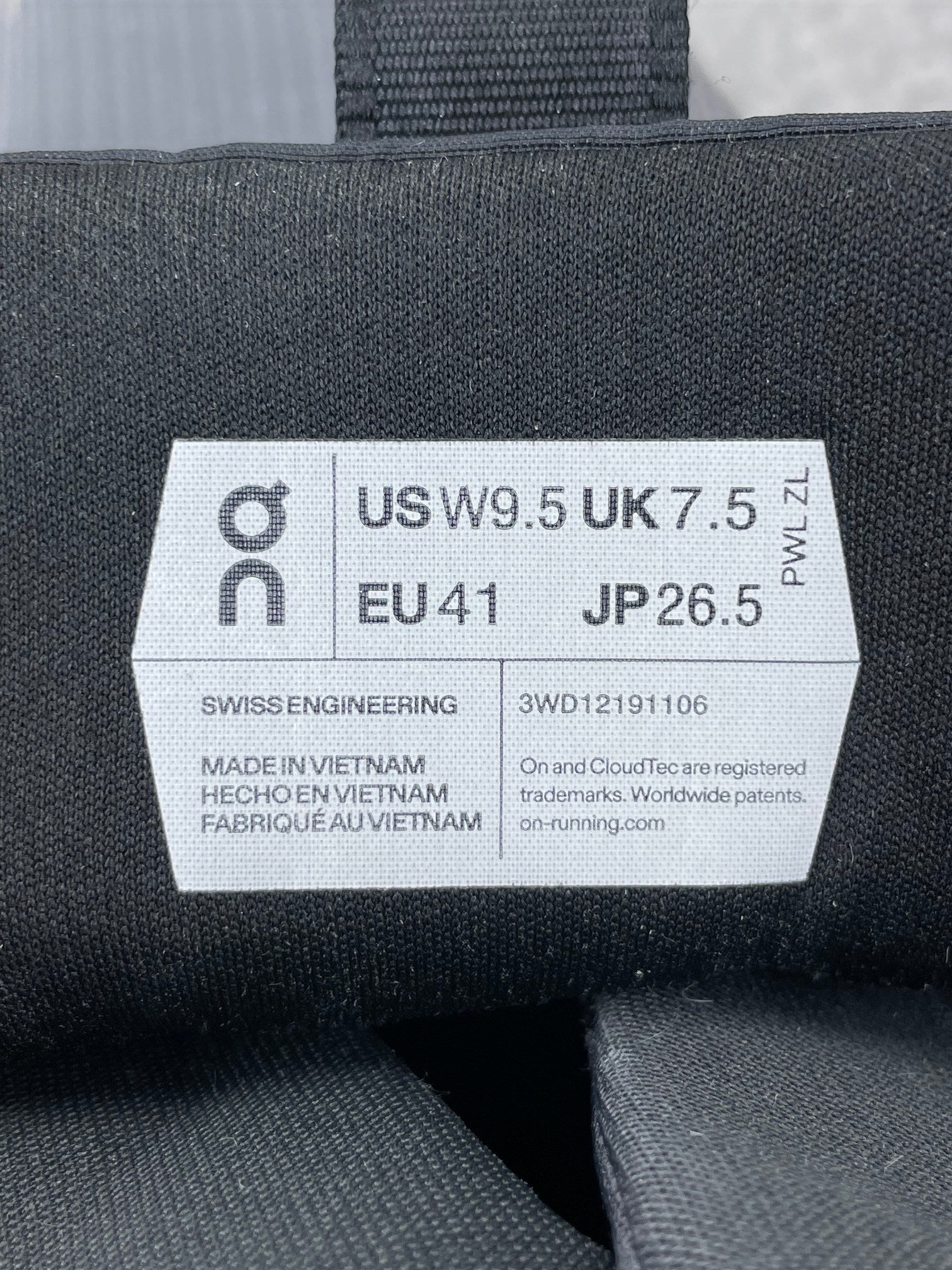 On Cloudnova Void Eclipse Undyed White — buty sportowe męskie w bardzo dobrym stanie rozmiar 41, opcjonalne zdjęcie 2