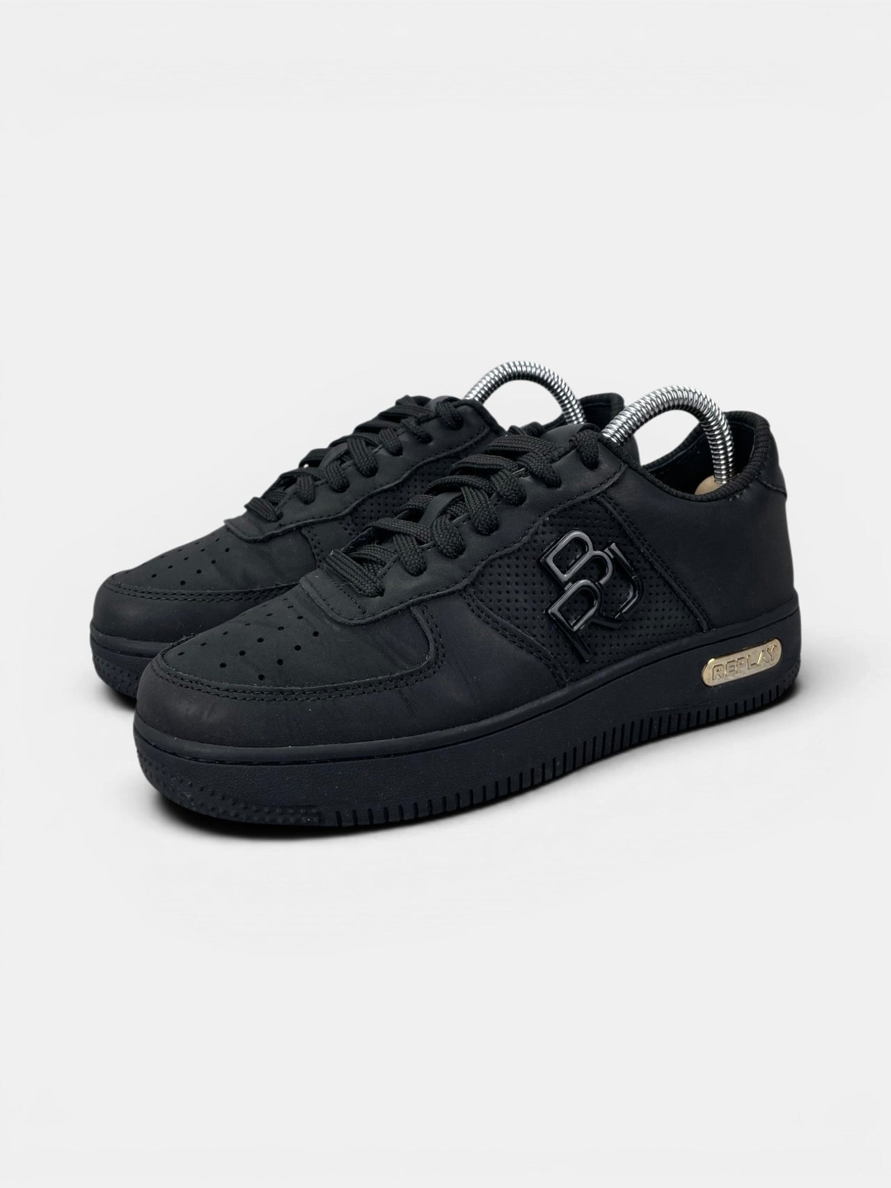 Replay Sneakers — buty sportowe damskie w bardzo dobrym stanie rozmiar 36, widok z boku