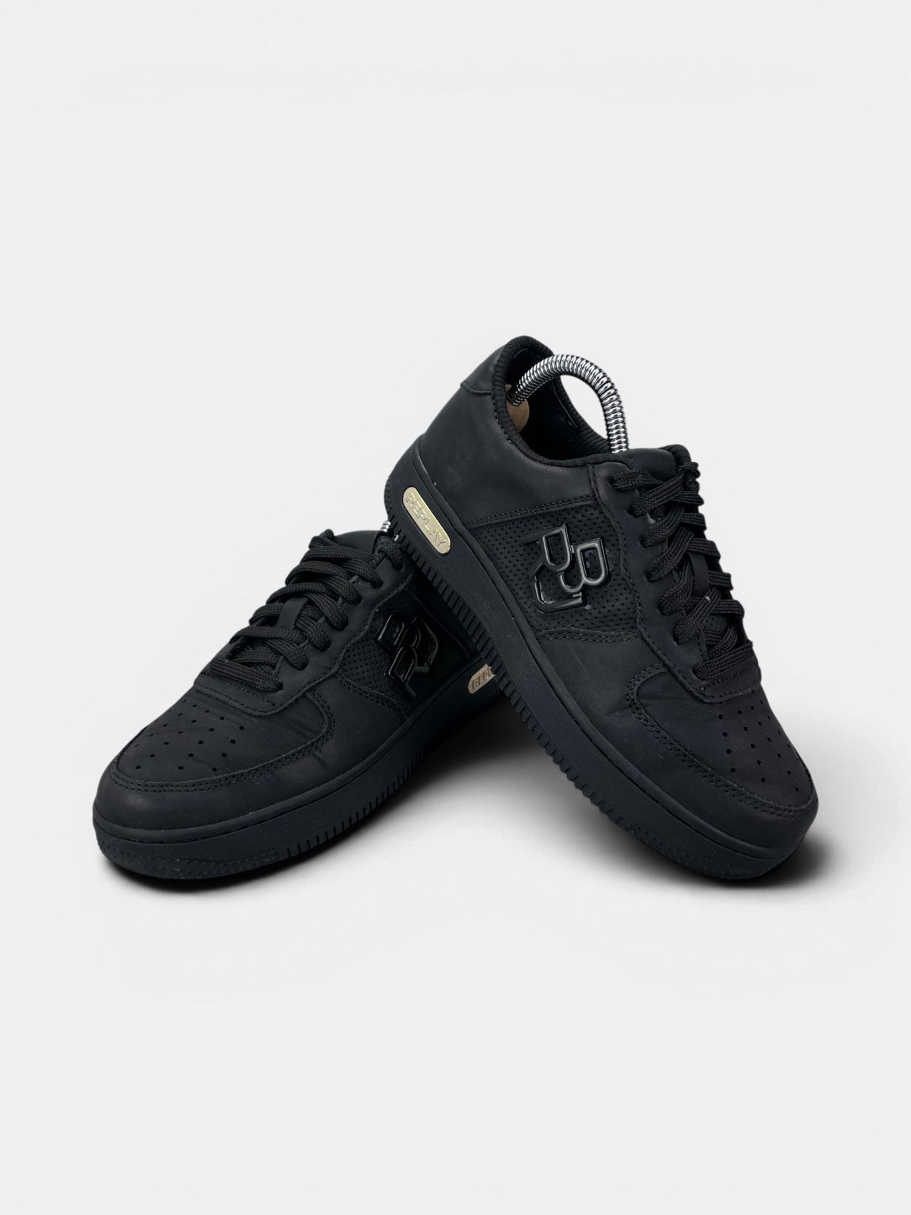 Replay Sneakers — buty sportowe damskie w bardzo dobrym stanie rozmiar 36, boczny profil