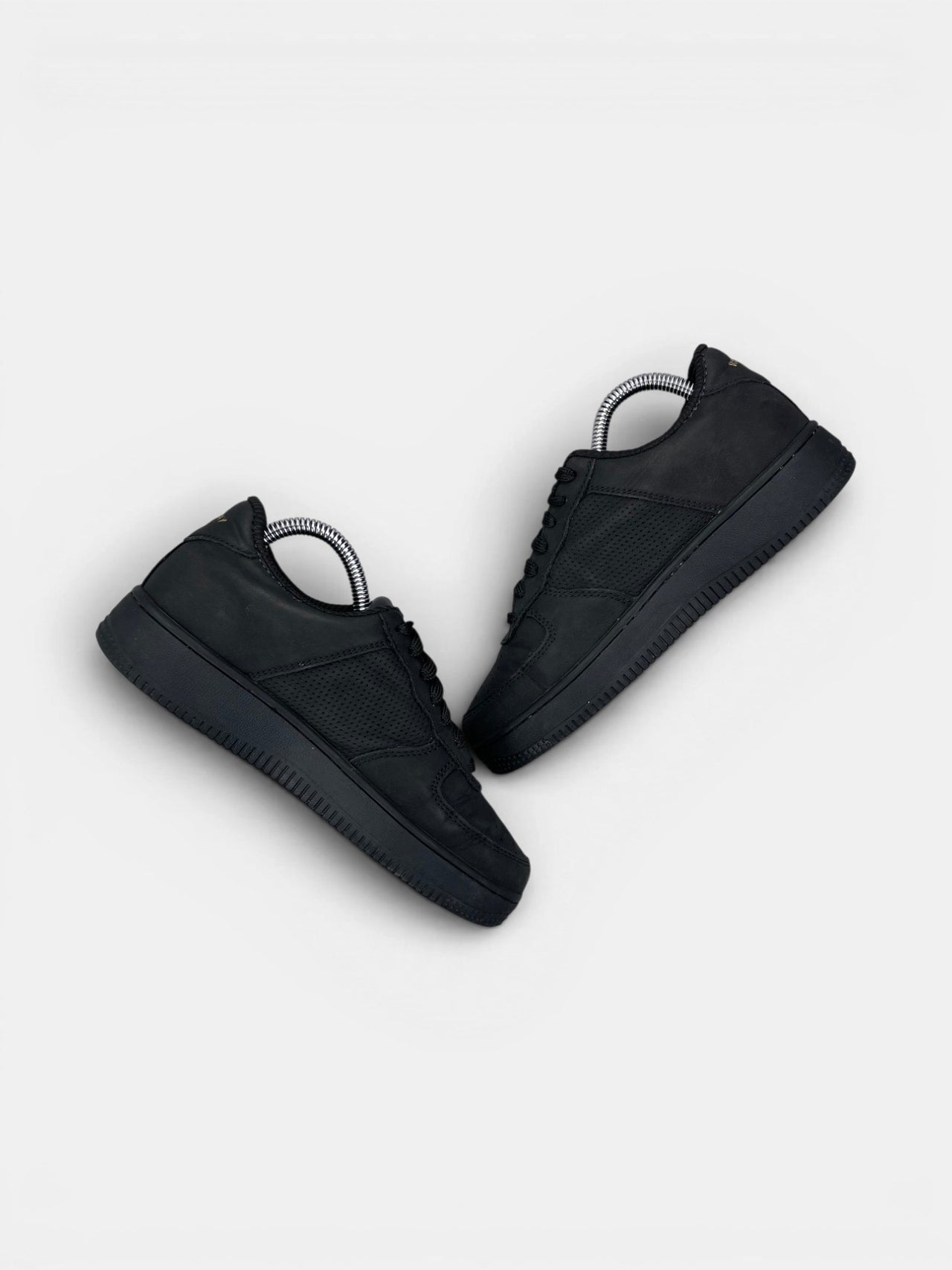 Replay Sneakers — buty sportowe damskie w bardzo dobrym stanie rozmiar 36, zewnętrzny panel prawego buta
