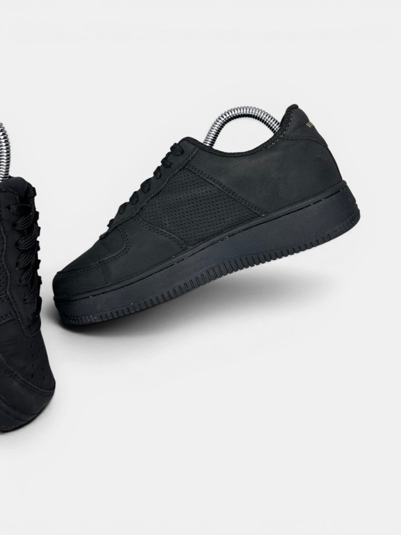 Replay Sneakers — buty sportowe damskie w bardzo dobrym stanie rozmiar 36, wewnętrzny panel lewego buta