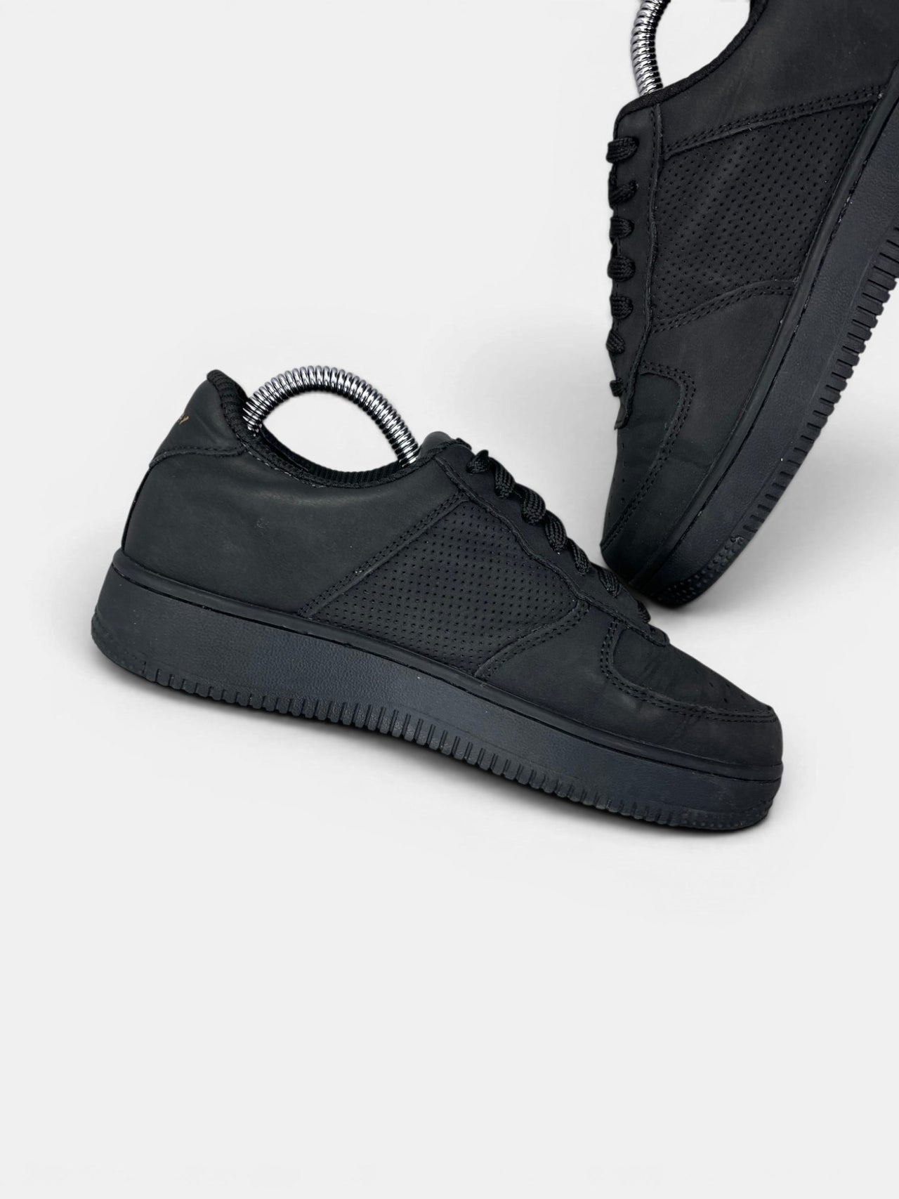 Replay Sneakers — buty sportowe damskie w bardzo dobrym stanie rozmiar 36, wewnętrzny panel prawego buta