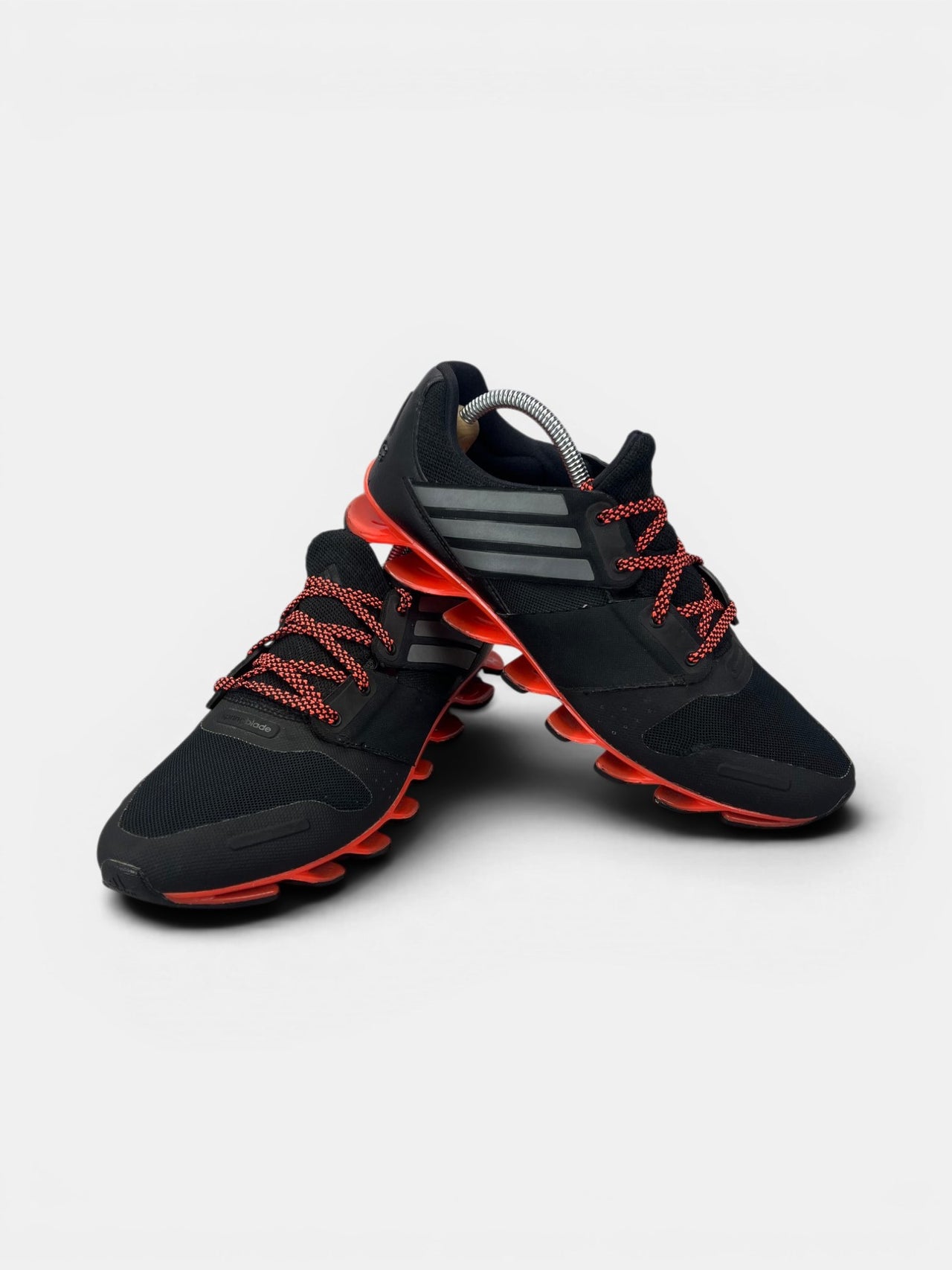 Adidas Springblade Solyce — buty sportowe męskie w bardzo dobrym stanie rozmiar 42 2/3, boczny profil