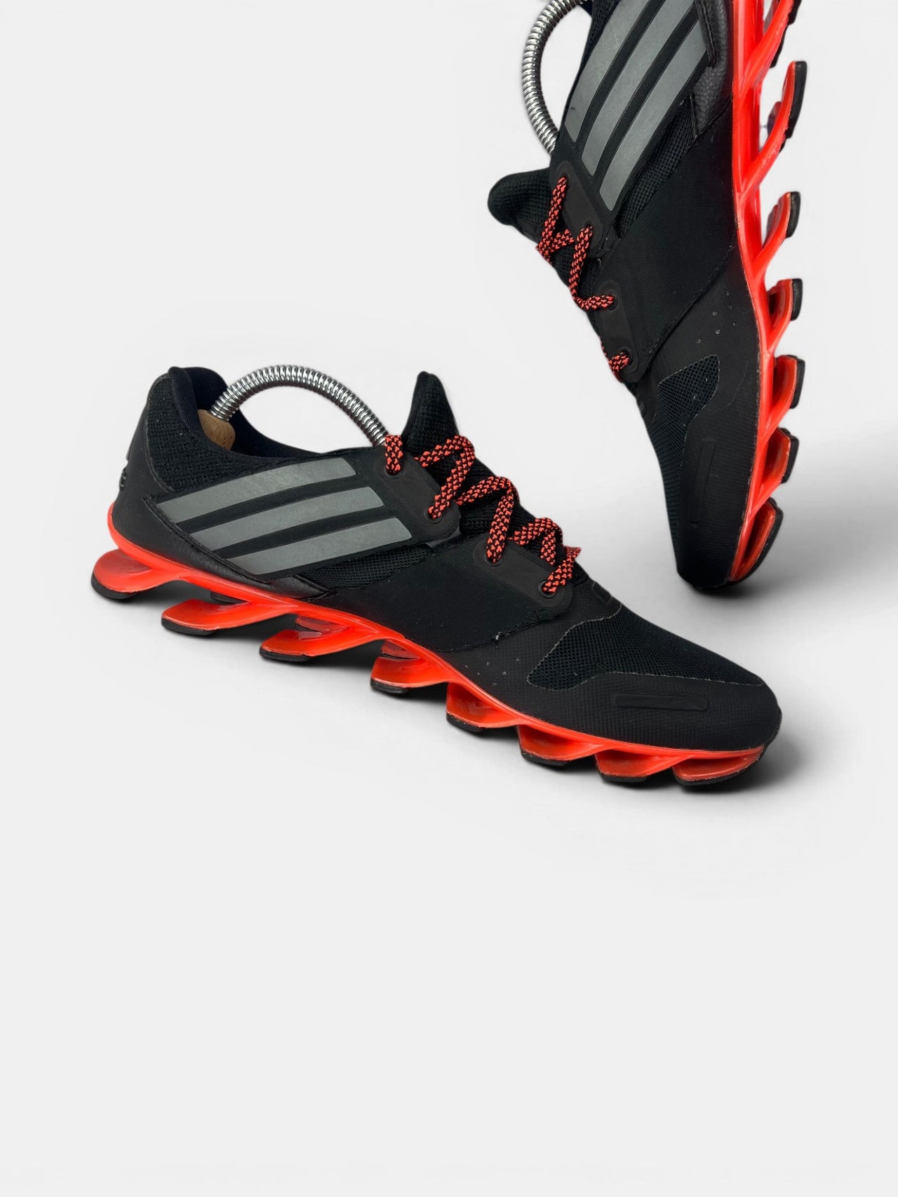 Adidas Springblade Solyce — buty sportowe męskie w bardzo dobrym stanie rozmiar 42 2/3, wewnętrzny panel lewego buta