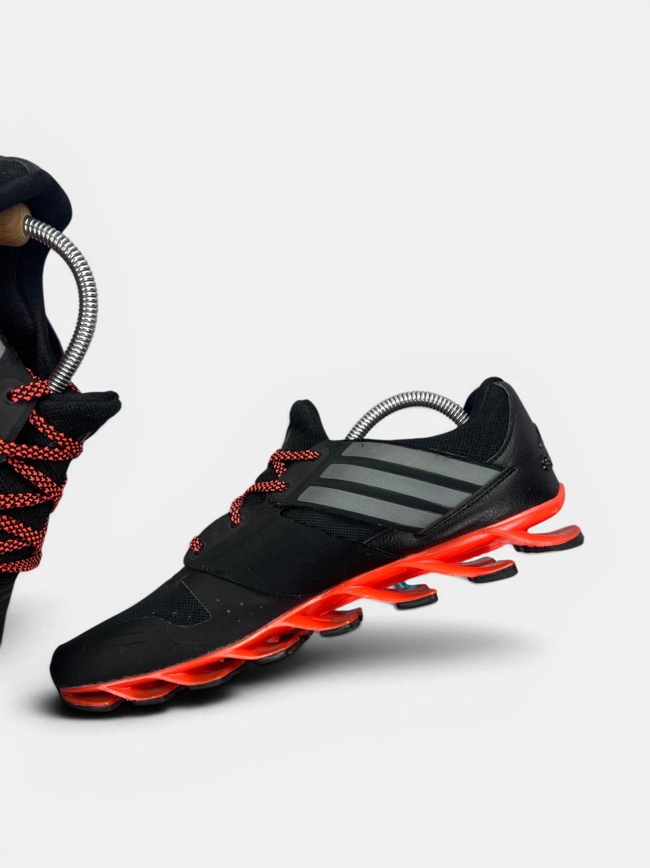 Adidas Springblade Solyce — buty sportowe męskie w bardzo dobrym stanie rozmiar 42 2/3, wewnętrzny panel prawego buta