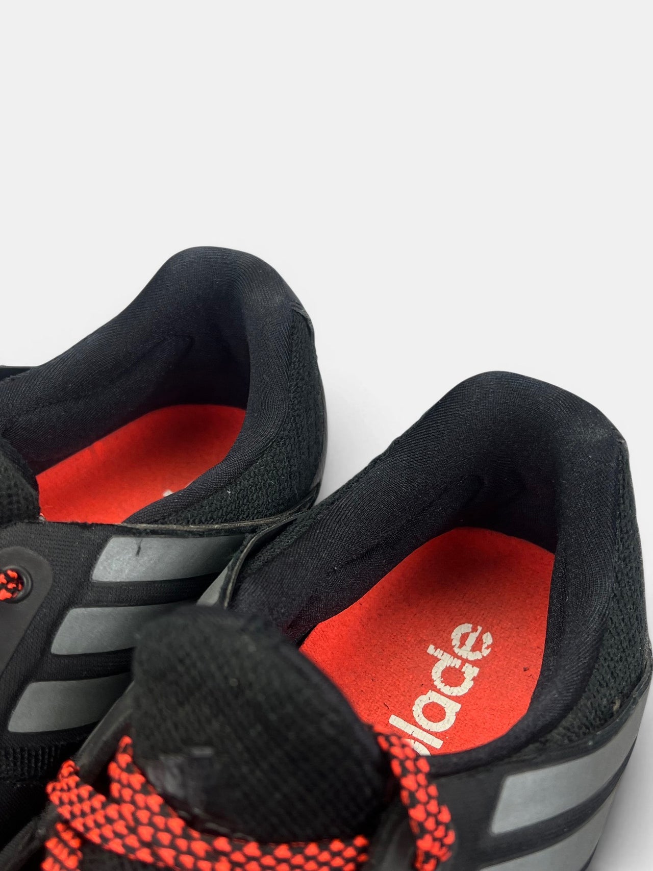 Adidas Springblade Solyce — buty sportowe męskie w bardzo dobrym stanie rozmiar 42 2/3, zapiętki butów