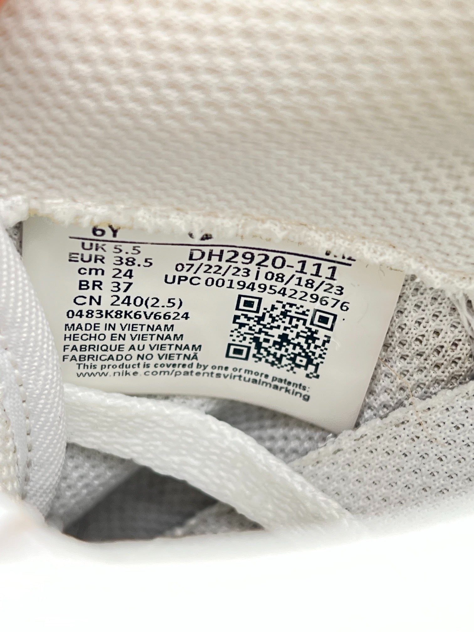 Nike Air Force 1 Low Triple White — buty sportowe damskie w bardzo dobrym stanie rozmiar 38.5, opcjonalne zdjęcie 1